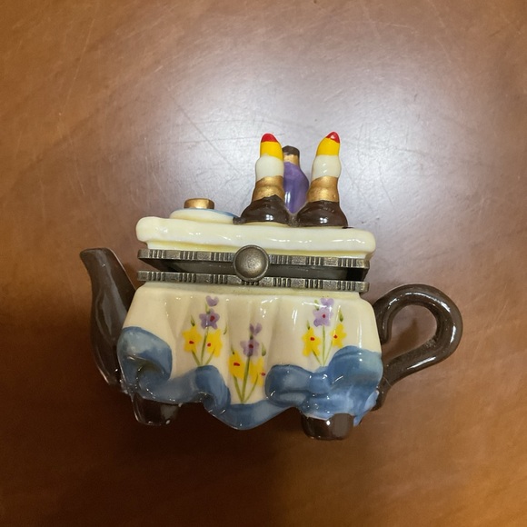 Porcelain Tea Pot Trinket, Pill, Jewelry Box. Still Has Original Tag. - Picture 9 of 12